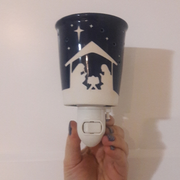 scentsy Other - Scentsy wall wax warmer christmas nativity rare